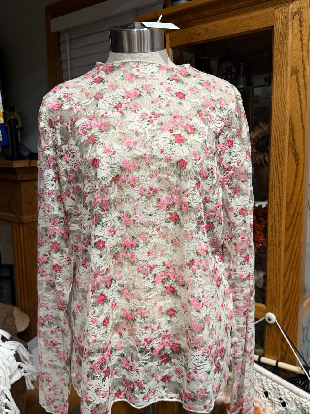 DAVI & DANI Pink and White Floral Lace Long Sleeve Top